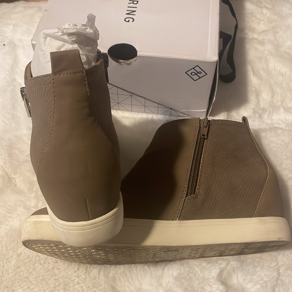 Call It Spring- Dania Sneaker - Picture 4 of 6